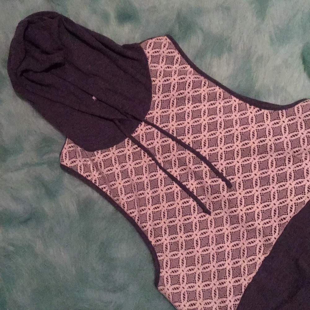 Adorable lace tank top with hood!